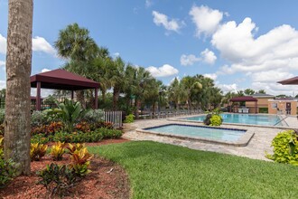 The Park at Rialto in Fern Park, FL - Foto de edificio - Building Photo