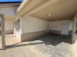 3604 Loop Rd in Tuscaloosa, AL - Foto de edificio - Building Photo