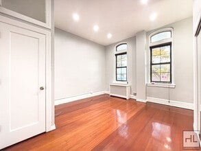 Washington Avenue #2M in Brooklyn, NY - Foto de edificio - Building Photo