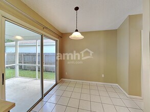 867 Bonaparte Landing Blvd in Jacksonville, FL - Foto de edificio - Building Photo