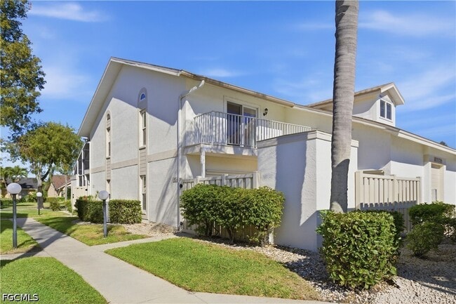 6867 Pentland Way in Ft. Myers, FL - Building Photo - Building Photo