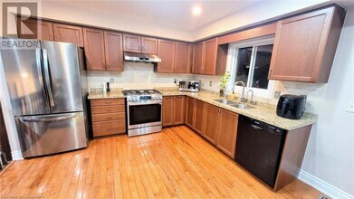 632 Winterberry Ave in Waterloo, ON - Building Photo - Building Photo