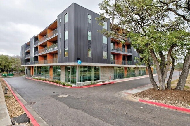 900 S 1st St in Austin, TX - Building Photo - Building Photo