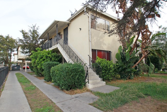 1353 W 36Th Pl in Los Angeles, CA - Building Photo - Building Photo