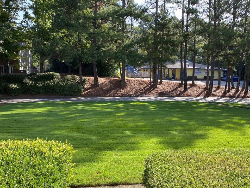 208 Chads Ford Way in Roswell, GA - Building Photo