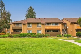 Citrus Place in Azusa, CA - Foto de edificio - Building Photo
