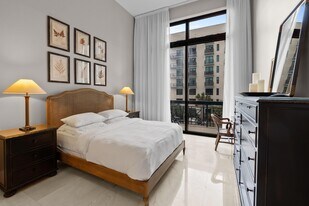 701 S Olive Ave, Unit 218 in West Palm Beach, FL - Building Photo