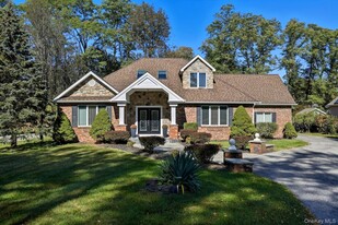 45 Evergreen Ave in Poughkeepsie, NY - Building Photo