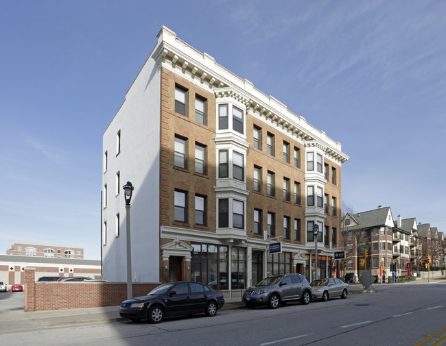 Ernst Place Apartments in Milwaukee, WI - Foto de edificio - Building Photo