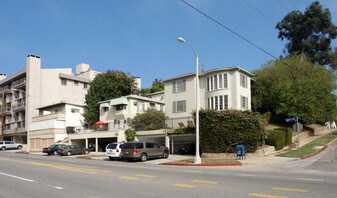 1556 Beverly Glen Blvd in Los Angeles, CA - Building Photo