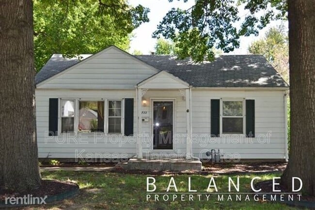 property at 722 SW Vesper Ave