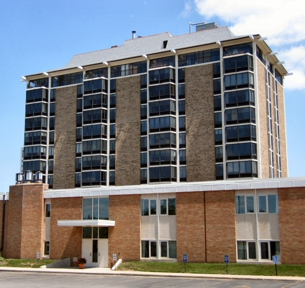 Rochester Towers in Rochester, MN - Building Photo