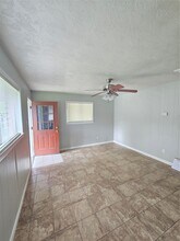 509 Truman St in Cleveland, TX - Foto de edificio - Building Photo