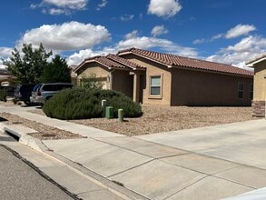 3196 Prairie Ridge St SW in Los Lunas, NM - Building Photo - Building Photo