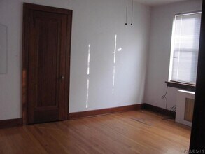304 Thoburn St in Johnstown, PA - Building Photo - Building Photo