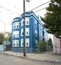 1705 Martin Luther King Jr Way in Oakland, CA - Foto de edificio - Building Photo