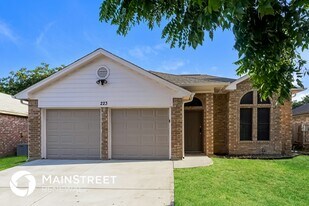 223 Rodeo Dr in Keller, TX - Building Photo