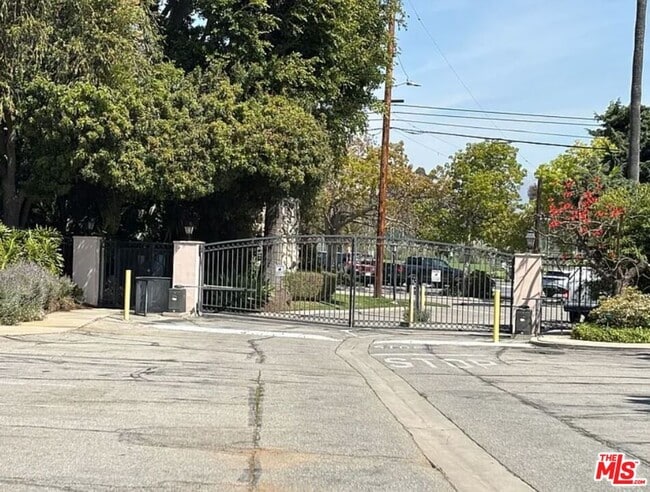 property at 245 S Barrington Ave