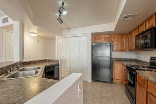 1331 W Baseline Rd in Mesa, AZ - Building Photo