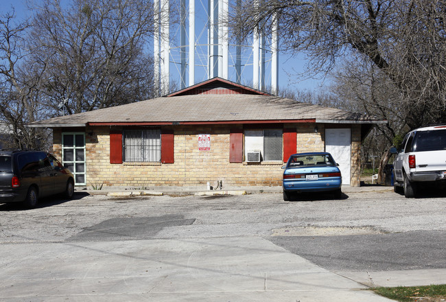 11115 Belair Dr in San Antonio, TX - Foto de edificio - Building Photo