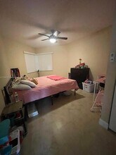 2803 N Oakland Forest Dr in Oakland Park, FL - Building Photo - Building Photo