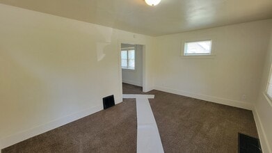 105 Edward Ave in Akron, OH - Building Photo - Building Photo