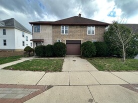 103 E Park Ln in Verona, WI - Building Photo