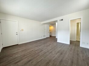 4524 Broadway, Unit 1N in Kansas City, MO - Foto de edificio - Building Photo