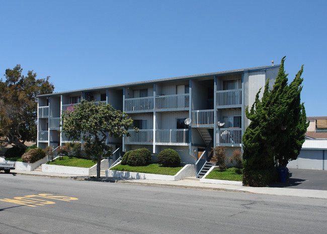 1209-1221 E Meta St in Ventura, CA - Foto de edificio - Building Photo