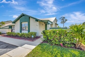 802 SW Monica St in Port St. Lucie, FL - Building Photo - Building Photo