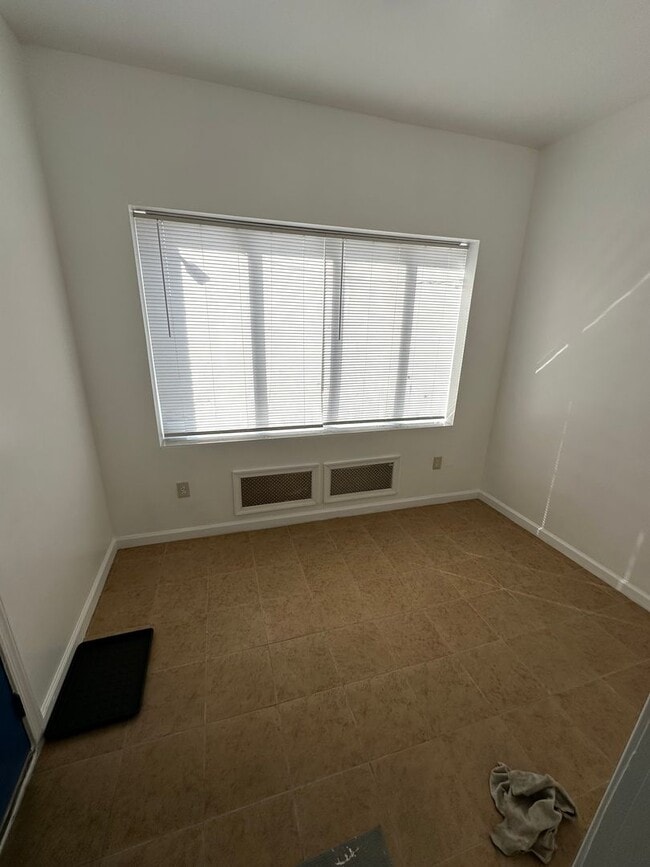 2413 W Passyunk Ave in Philadelphia, PA - Building Photo - Building Photo
