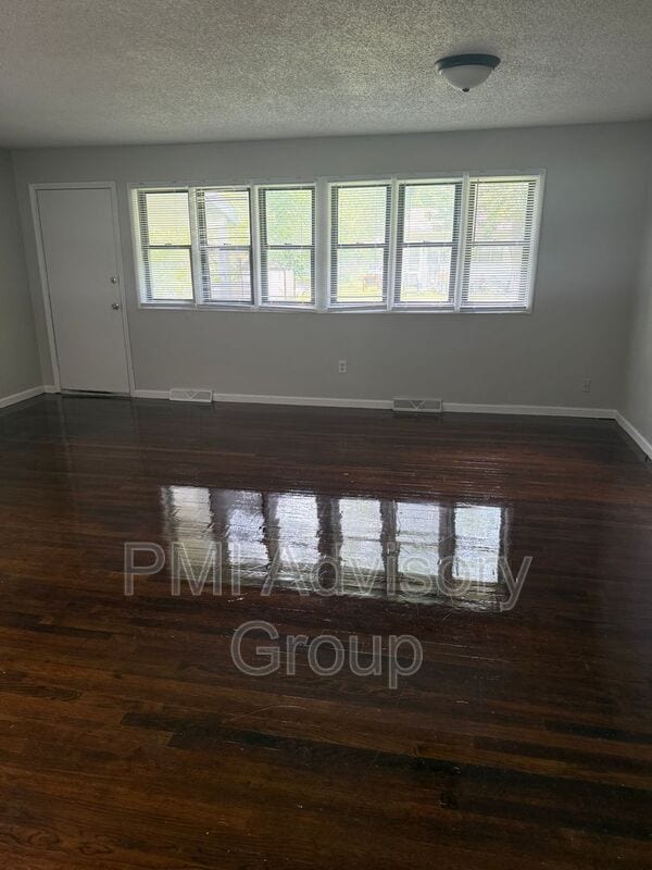 6703 Greencastle Dr in Topeka, KS - Building Photo - Building Photo