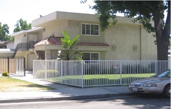 734 Karesh Ave in Pomona, CA - Building Photo - Building Photo