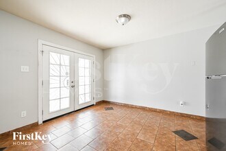 15250 N 32nd Dr in Phoenix, AZ - Foto de edificio - Building Photo