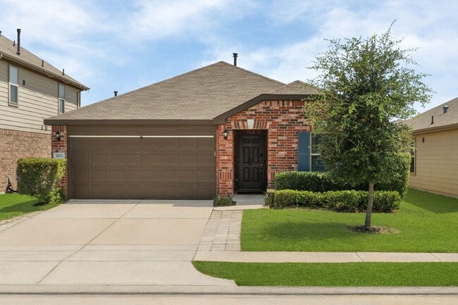property at 2623 Hawthorn Mill Ln