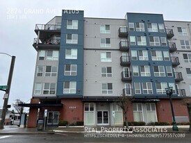 2824 Grand Ave in Everett, WA - Building Photo