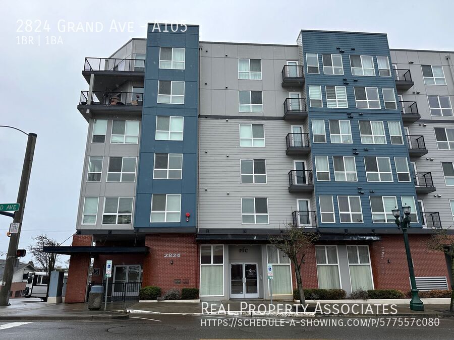 2824 Grand Ave in Everett, WA - Building Photo