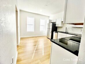 712 Linwood Blvd in Kansas City, MO - Building Photo - Building Photo