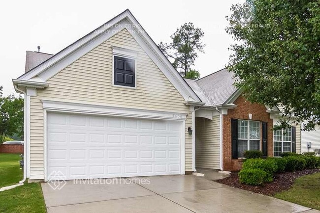 8608 Heron Glen Dr in Charlotte, NC - Building Photo - Building Photo