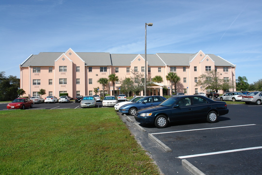 The Courtney in Palmetto, FL - Building Photo