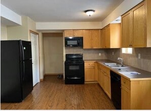 4922 Shannon Dr in Olds, AB - Building Photo - Building Photo