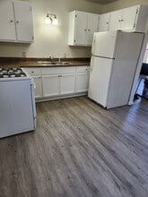 West View Townhomes in Milwaukee, WI - Building Photo - Interior Photo