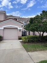 2066 Carriage Ln in Clearwater, FL - Building Photo
