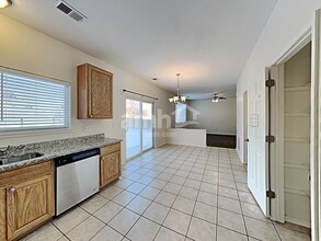 411 Grey Swallow St in Brighton, CO - Foto de edificio - Building Photo