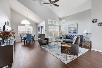 2344 County Farm Ln in Schaumburg, IL - Building Photo - Building Photo