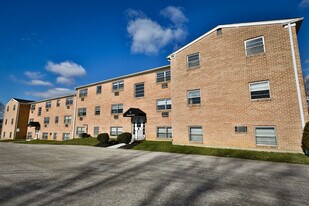 Haverford Arms Apartments in Havertown, PA - Building Photo