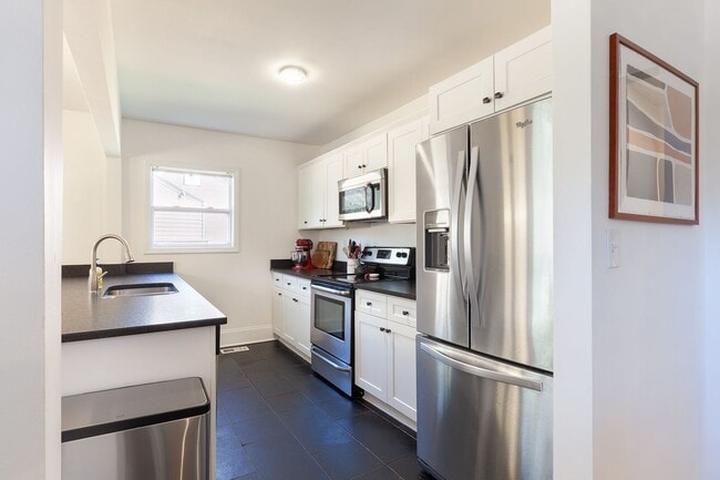 1617 Cecilia Dr SE in Atlanta, GA - Building Photo - Building Photo