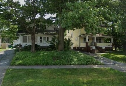 5151 Lee Rd in Maple Heights, OH - Foto de edificio - Building Photo