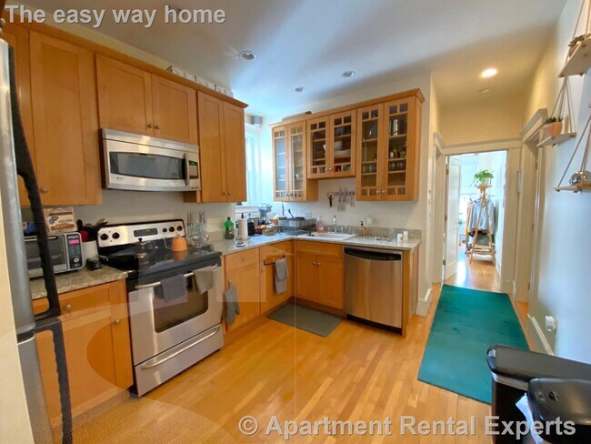 2 Arlington St, Unit #14