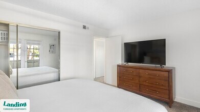 5272 Tamarus St, Unit 1430C in Las Vegas, NV - Foto de edificio - Building Photo